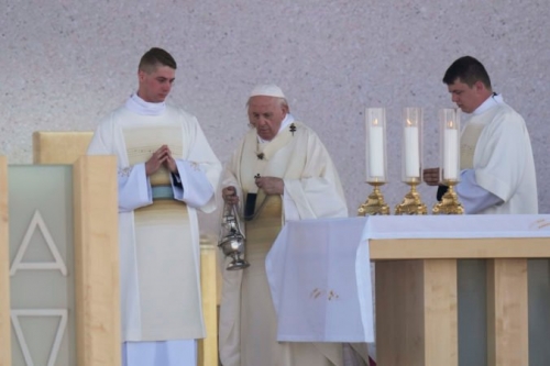 202109161129300.pope-slovakia-25022-f688657d0d6b4490815b8789ae09bff4-scaled-1-676x451