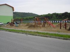 Fotografia: detské ihrisko pri bytovkách