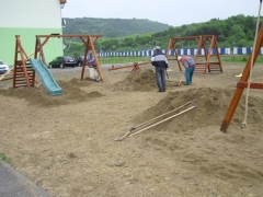 Fotografia: detské ihrisko pri bytovkách