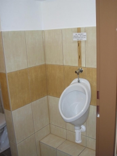 Toalety pre veriacich počas svätých omší – fotografia 7