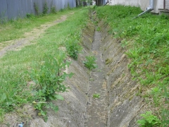 Fotografia: Dláždenie odvodňovacieho rigola