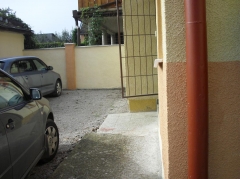 Oprava múru pri ambulancii a lekárni