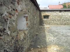 Fotografia: Oprava múru pri obecnom úrade (bývalý sypanec)