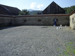 Fotografia: Oprava múru pri obecnom úrade (bývalý sypanec)