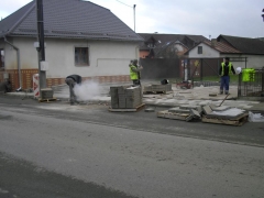Chodníky v hornej časti obce pri ceste III. triedy