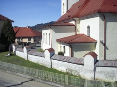 Fotografia: Krížová cesta a kostolná ohrada - stav pred zbúraním (apríl 2015)