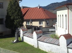 Fotografia: Krížová cesta a kostolná ohrada - stav pred zbúraním (apríl 2015)
