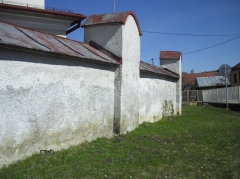 Fotografia: Krížová cesta a kostolná ohrada - stav pred zbúraním (apríl 2015)