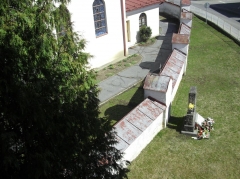 Fotografia: Krížová cesta a kostolná ohrada - stav pred zbúraním (apríl 2015)