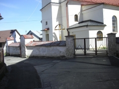Fotografia: Krížová cesta a kostolná ohrada - stav pred zbúraním (apríl 2015)