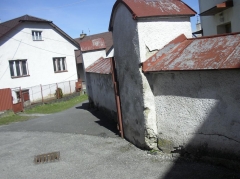 Fotografia: Krížová cesta a kostolná ohrada - stav pred zbúraním (apríl 2015)