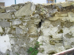 Fotografia: Krížová cesta a kostolná ohrada - stav pred zbúraním (apríl 2015)
