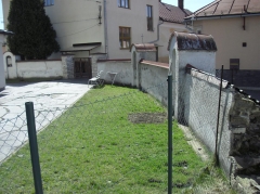 Fotografia: Krížová cesta a kostolná ohrada - stav pred zbúraním (apríl 2015)