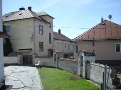 Fotografia: Krížová cesta a kostolná ohrada - stav pred zbúraním (apríl 2015)