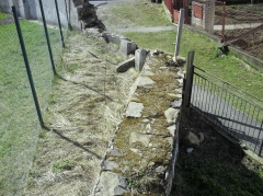 Fotografia: Krížová cesta a kostolná ohrada - stav pred zbúraním (apríl 2015)
