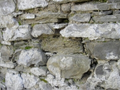 Fotografia: Krížová cesta a kostolná ohrada - stav pred zbúraním (apríl 2015)