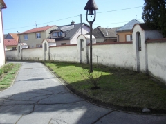 Fotografia: Krížová cesta a kostolná ohrada - stav pred zbúraním (apríl 2015)