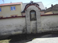 Fotografia: Krížová cesta a kostolná ohrada - stav pred zbúraním (apríl 2015)