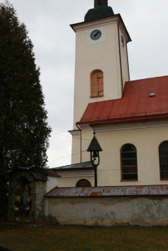 Fotografia: Krížová cesta a kostolná ohrada - stav pred zbúraním (apríl 2015)