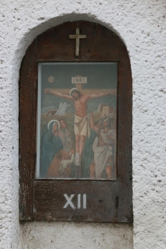 Fotografia: Krížová cesta a kostolná ohrada - stav pred zbúraním (apríl 2015)