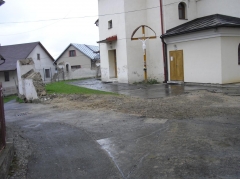 Fotografia: Zbúranie kostolnej ohrady (apríl 2015)