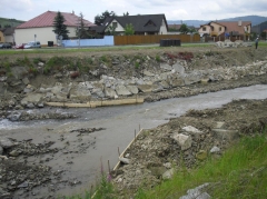 Fotografia: SĽ-NĽ-protipovodňová ochrana rieky Jakubianka