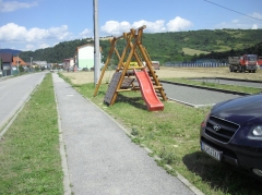 Vyrovnanie a úprava verejnej plochy pri bytovkách