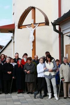 Fotografia: Symbolické odovzdanie opravy múrového oplotenia pri kostole - 18.10.2015