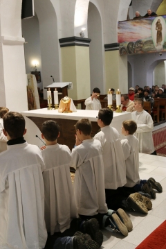 Fotografia: Obnovený bohostánok nášho chrámu
