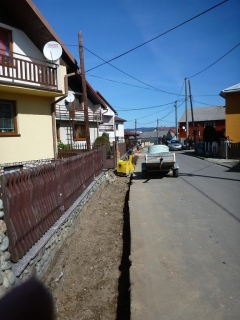Fotografia: Chodník - ulička v hornej časti obce (výstavba a aktuálny stav)