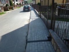 Fotografia: Ukončenie prác - chodník na uličke v hornej časti obce (od kapĺnky vpravo)