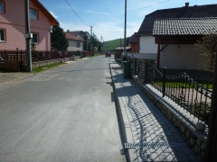 Fotografia: Ukončenie prác - chodník na uličke v hornej časti obce (od kapĺnky vpravo)