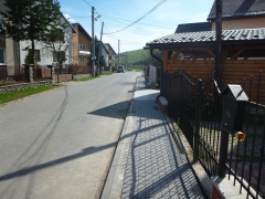 Fotografia: Ukončenie prác - chodník na uličke v hornej časti obce (od kapĺnky vpravo)