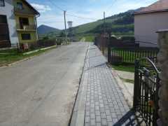 Fotografia: Ukončenie prác - chodník na uličke v hornej časti obce (od kapĺnky vpravo)
