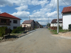 Fotografia: Ukončenie prác - chodník na uličke v hornej časti obce (od kapĺnky vpravo)