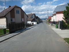 Fotografia: Ukončenie prác - chodník na uličke v hornej časti obce (od kapĺnky vpravo)