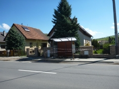 Fotografia: Nové autobusové zastávky v obci - apríl 2016