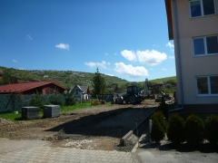 Fotografia: Obnova parkovísk pri bytovkách - zahájenie prác - apríl 2016