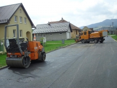 Fotografia: Nový živičný koberec IBV Jakubianka - apríl 2016