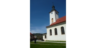 Fotografia: Pítko (zdroj pitnej vody) na kostolnom dvore