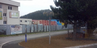 Fotografia: Oprava terénu pri benzínke