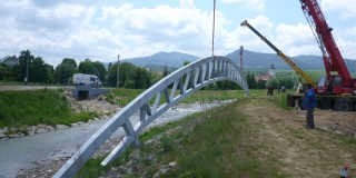 Fotografia: Lávka cez potok Jakubianka - postavenie lávky - 19.5.2018