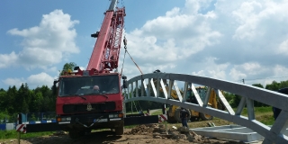 Fotografia: Lávka cez potok Jakubianka - postavenie lávky - 19.5.2018