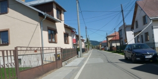 Fotografia: Chodník - školská ulica