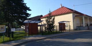 Fotografia: Autobusové zastávky - pri hasičskej zbrojnici