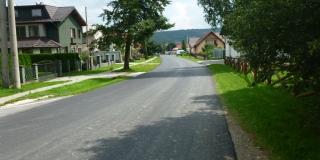 Fotografia: Pokládka živičného koberca - cesta smer Kolačkov