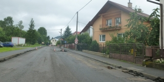 Fotografia: Pokládka živičného koberca - cesta smer Kolačkov