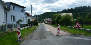 Fotografia: Pokládka živičného koberca - ulica za Jednotou