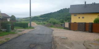 Fotografia: Pokládka živičného koberca - ulica za Jednotou