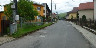 Fotografia: Pokládka živičného koberca - ulica od kaplnky vpravo